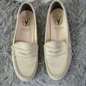 Cole HAAN cream colored shoes (b2)